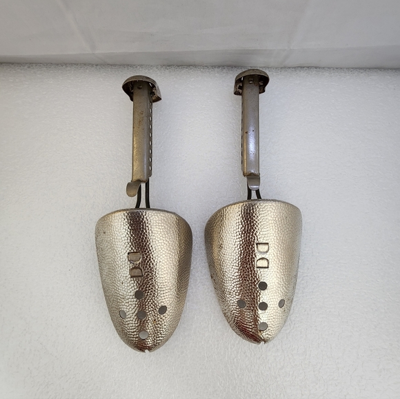 Vtg A&J Hammered Metal Shoe Tree Shaper Stretcher Adjustable Pair - Picture 2 of 10